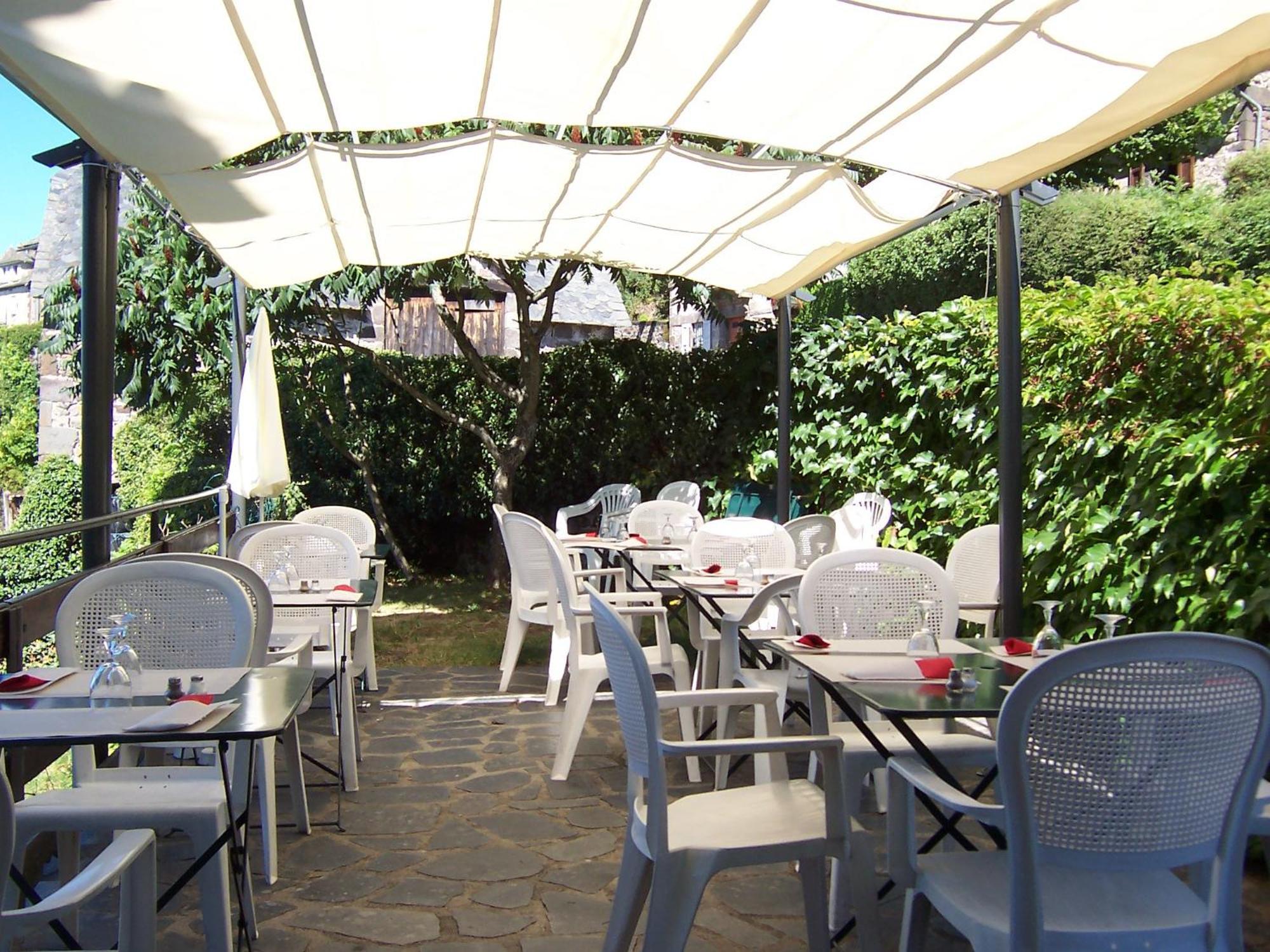 Auberge Hotel De Tournemire - Cantal Buitenkant foto