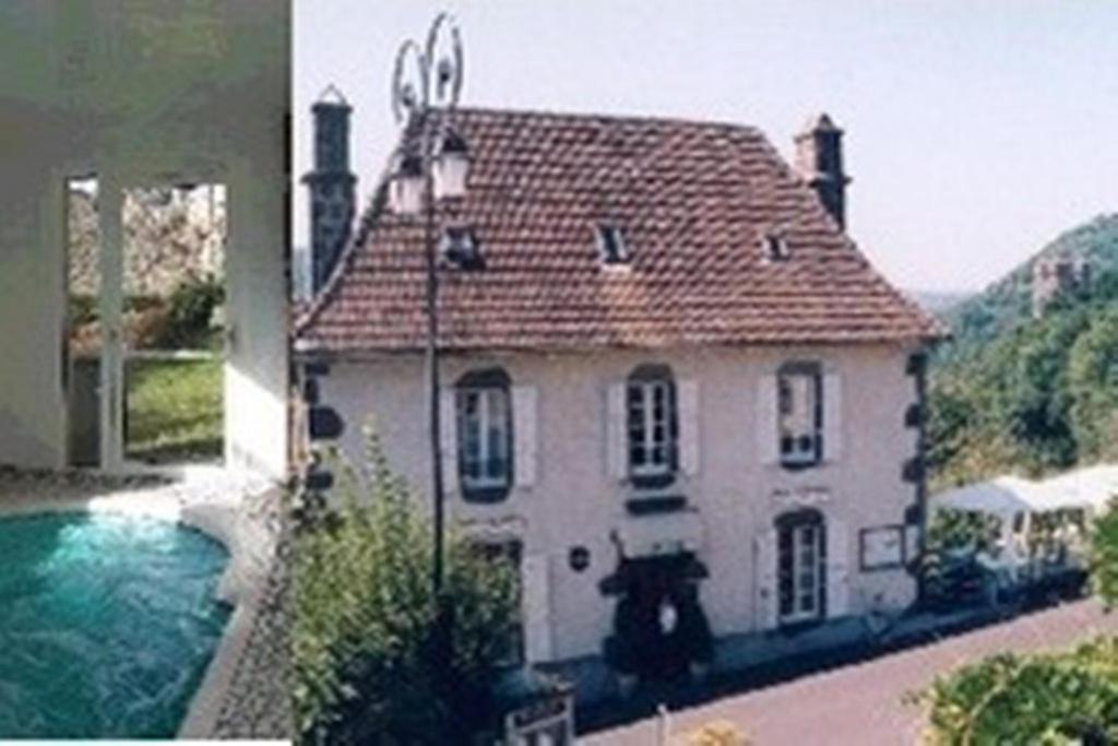 Auberge Hotel De Tournemire - Cantal Buitenkant foto